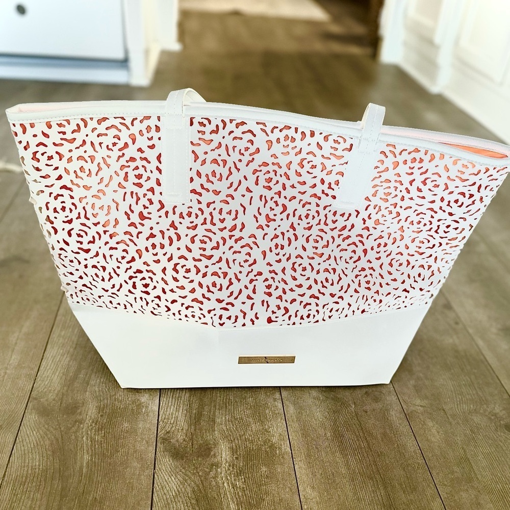 Vince Camuto White Vegan Leather Tote with laser cuts - Picture 3 of 16